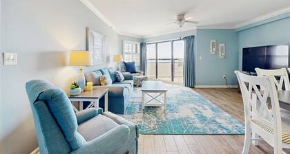 Kat Cove 2: Oceanfront condo, direct beach access