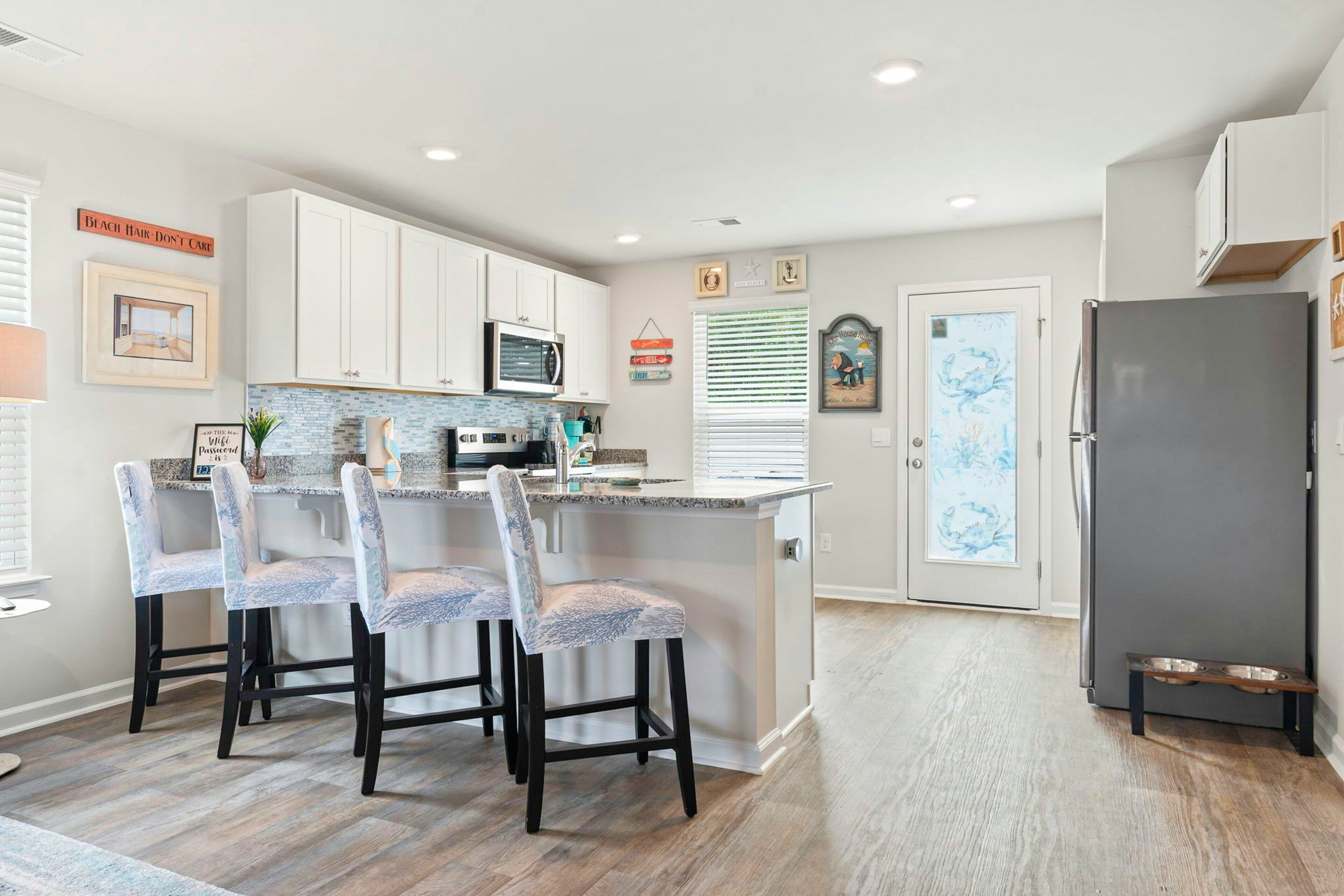 冰箱、微波炉、烤箱、炉灶