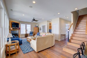 TV, fireplace, DVD player, stereo