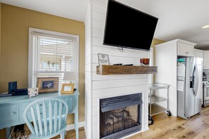 Interior - Ocean view home with a washer/dryer, hot tub, pool, & game room (North Topsail Beach)