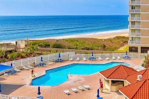A heated pool - Oceanfront condo witha  balcony with ocean & pool views, fast WiFi & a gym (North Topsail Beach)