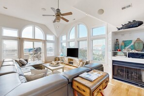 TV, peis og stereoanlegg