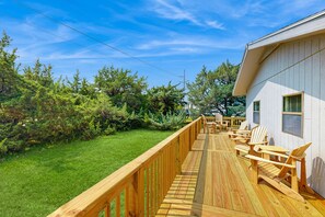 Property grounds - Bugler's Holiday 352: Single-level, sundeck, walk to the beach (Avon)