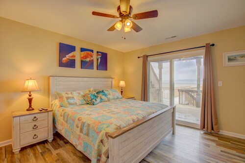Beachfront home with outdoor shower, 2 decks, central AC, & W/D - dogs ok
