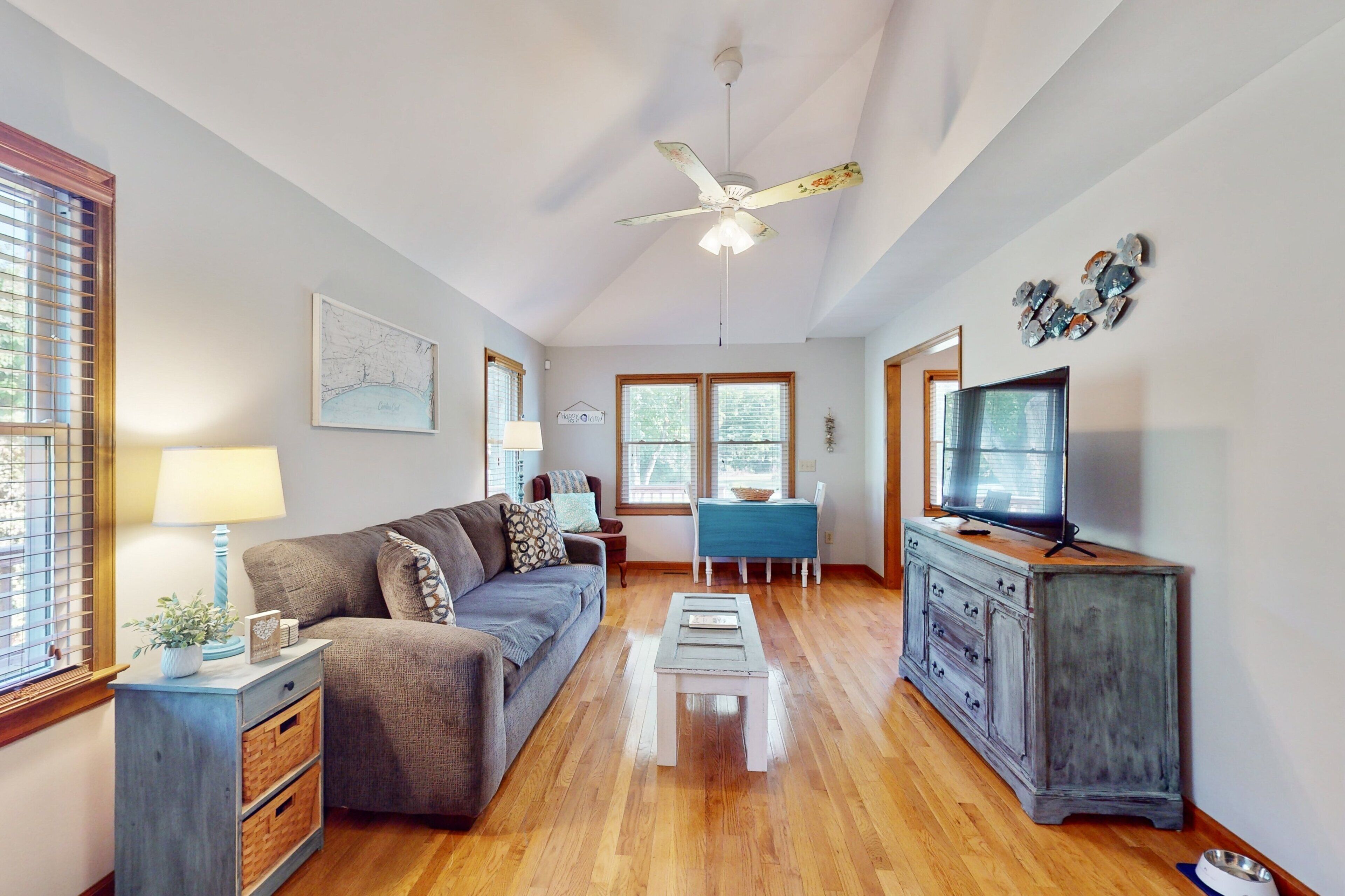 Fernseher, Tischfußball