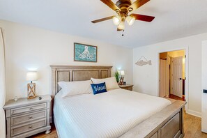 1 bedroom, Internet, bed sheets - Ground-floor condo with patio, hot tub, in/outdoor pools, gym, washer/dryer, AC (Sunset Beach)