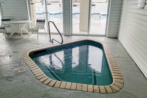 Piscine intérieure, piscine chauffée
