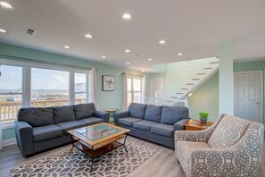 TV, fireplace, stereo