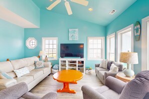 TV, DVD-spiller, bøker og filmbibliotek