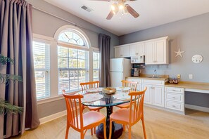 Dining - Coastal Suite with golf course view and shared pool access (Sunset Beach)