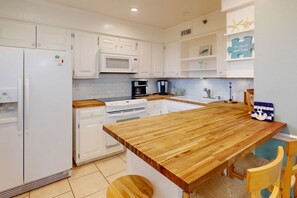 Fridge, microwave, oven, stovetop - Ocean-view condo with elevator, balcony, W/D, community outdoor pool & grills (North Topsail Beach)