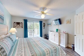 1 habitación, tabla de planchar con plancha y cuna de viaje 