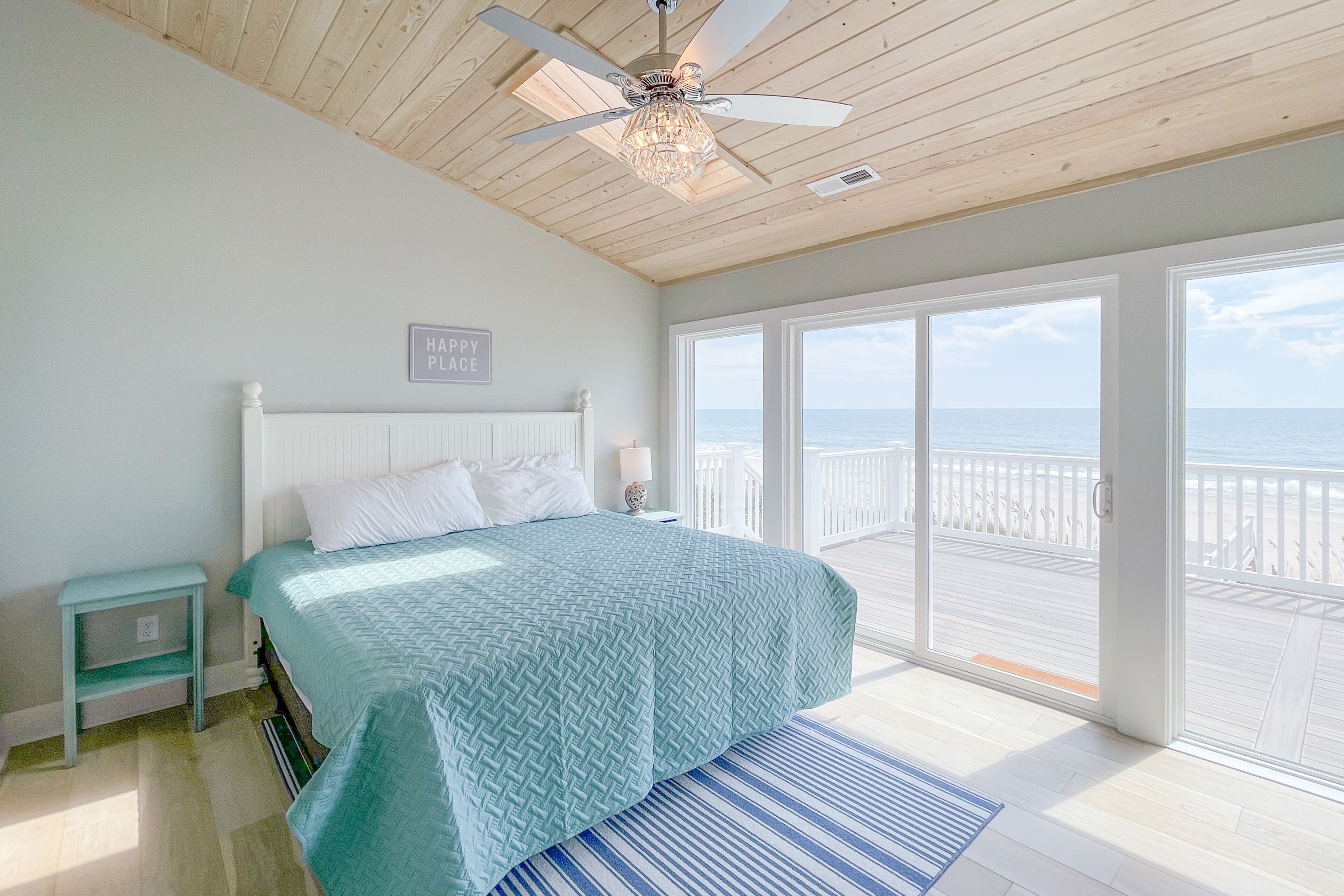 4 bedrooms, desk, free WiFi, bed sheets