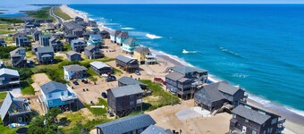 Oceanfront, Dog-Friendly House w/ Free WiFi, Shared Pool, Ocean View, Central AC