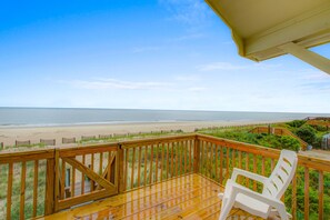 Property grounds - Oceanfront house with fireplace, central AC, W/D & outdoor shower - dog-friendly (Holden Beach)