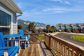 Property grounds - Bermuda Landing | Sound-front townhouse with pool, deck, fishing pier, grill (North Topsail Beach)