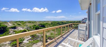 Last Mango in Hatteras 191: Private outdoor pool, hot tub, dock, & views