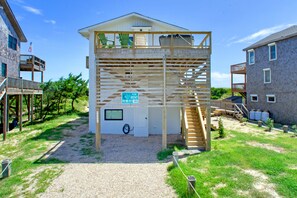 Exterior - Last Mango in Hatteras 191: Private outdoor pool, hot tub, dock, & views (Avon)