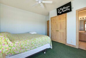 9 bedrooms, free WiFi, bed sheets