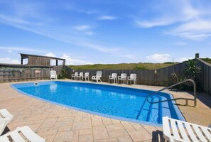 Pool - Three-story beachfront home with private pool, hot tub, decks, & ocean views (Hatteras)
