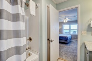 4 habitaciones, tabla de planchar con plancha y wifi gratis