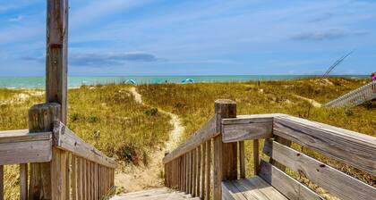 Bright, Beachfront Family Home w/Central AC, WiFi, Ping-Pong Table, W/D, Deck