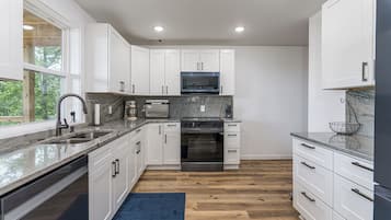 Microwave, oven, stovetop, dishwasher