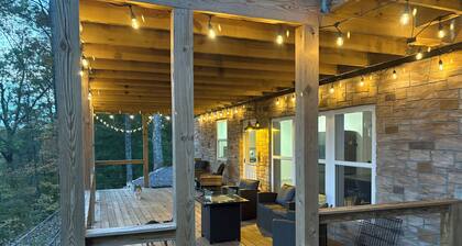 Fabulous Murphy home on over 6 acres -Completely private