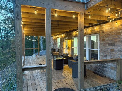 Fabulous Murphy home on over 6 acres -Completely private