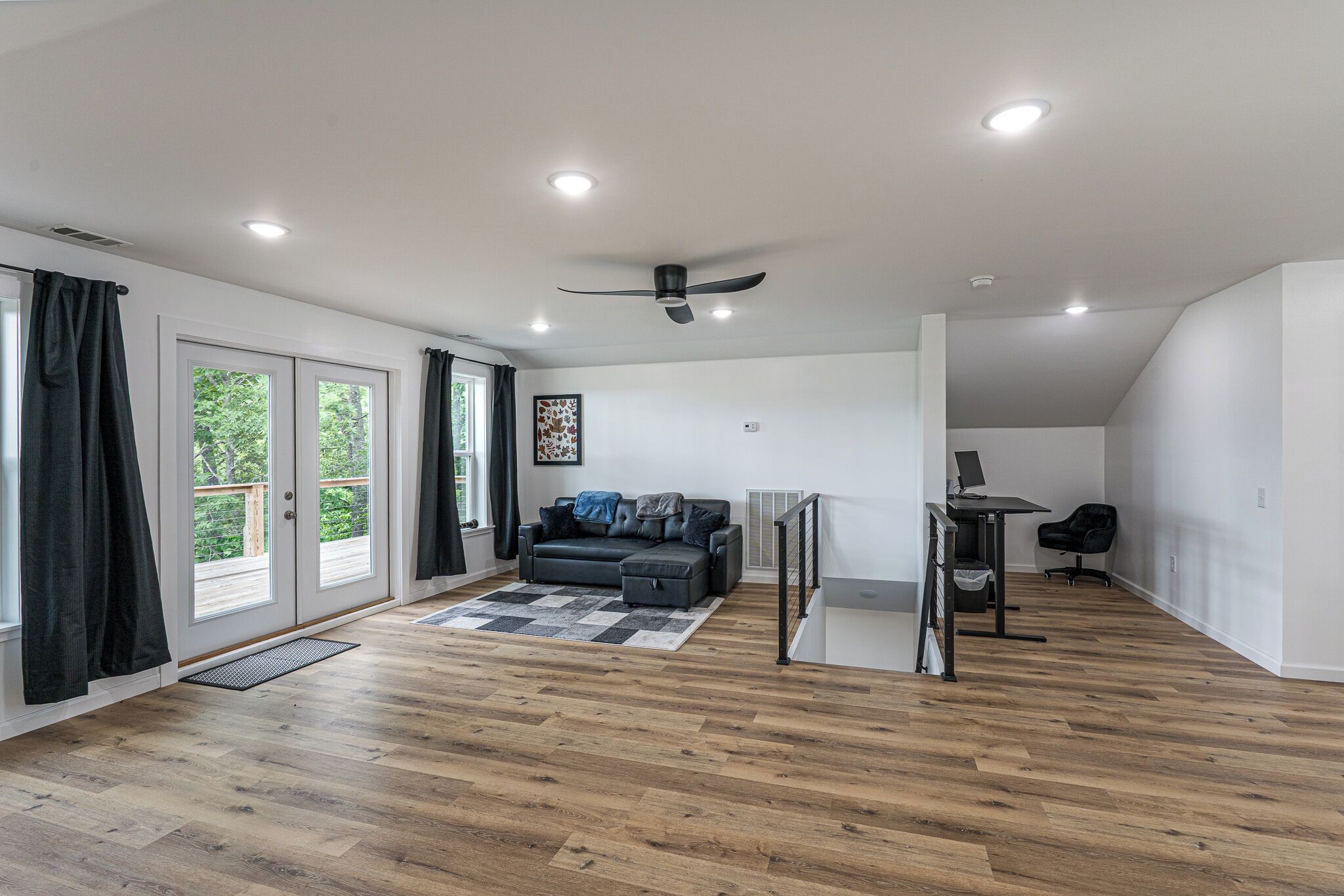 المنشأة من الداخل