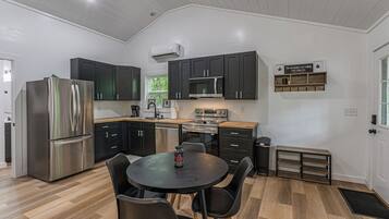 Micro-ondes, four, plaque de cuisson, lave-vaisselle