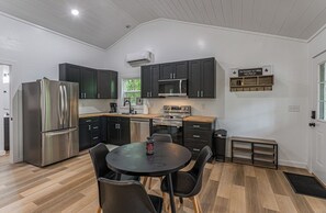 Micro-ondes, four, plaque de cuisson, lave-vaisselle