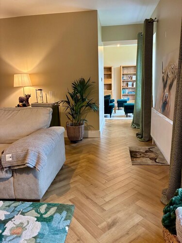 Lake View Luxury Apartment