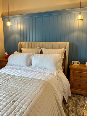 Iron/ironing board, Internet, bed sheets