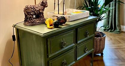 Lake View Luxury Apartment