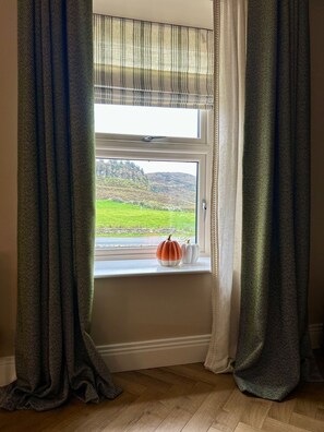 Interior - Lake View Luxury Apartment (DL)