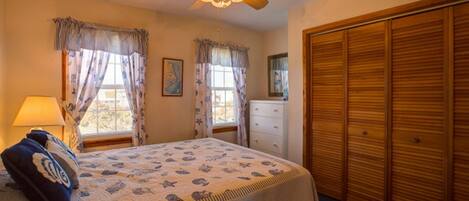 4 bedrooms, free WiFi, bed sheets