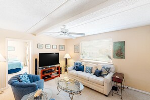 TV, DVD player - Family Condo w/Free WiFi, Central AC, Shared Pool, Private Washer/Dryer (Hatteras)