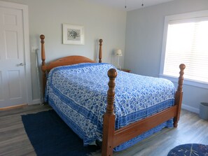 3 habitaciones, tabla de planchar con plancha, wifi y ropa de cama