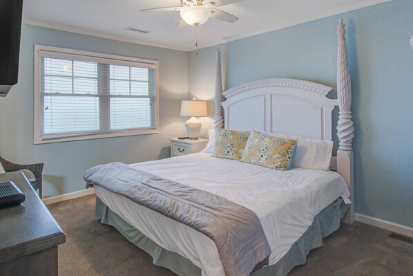 4 عدّة غرف نوم وواي فاي مجانًا وملاءات أسرّة