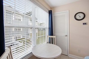 Interior - Coastal Condo with outdoor pool and golf courses nearby (Calabash)
