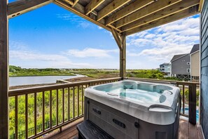 Outdoor spa tub - Beautiful ocean view home with private pool and hot tub with direct beach access (North Topsail Beach)