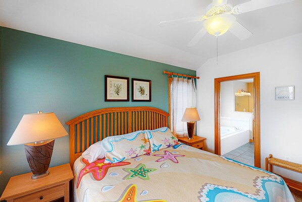 8 bedrooms, desk, free WiFi, bed sheets