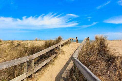 Waterfront house with pool, hot tub, pool table, elevator & ocean view