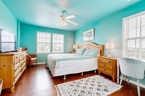 5 bedrooms, free WiFi, bed sheets