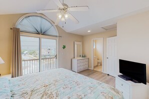 4 bedrooms, free WiFi, bed sheets