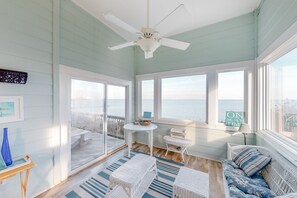 Smart TV, reproductor de DVD y tenis de mesa 