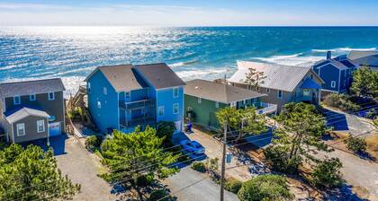 Beachfront home with ocean views, outdoor shower, full kitchen & beach access