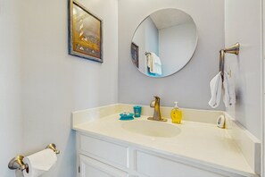 Shower, towels - Sun-Filled House w/Free WiFi, Private Washer/Dryer, Central AC, - Steps to Beach (Holden Beach)