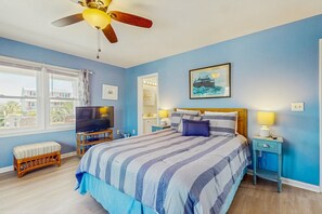 3 bedrooms, iron/ironing board, WiFi, bed sheets - Sun-Filled House w/Free WiFi, Private Washer/Dryer, Central AC, - Steps to Beach (Holden Beach)